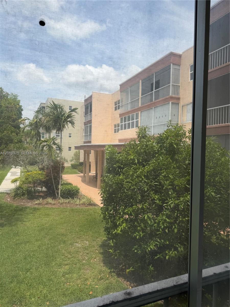 PLANTATION TERRACE CONDO - Residential