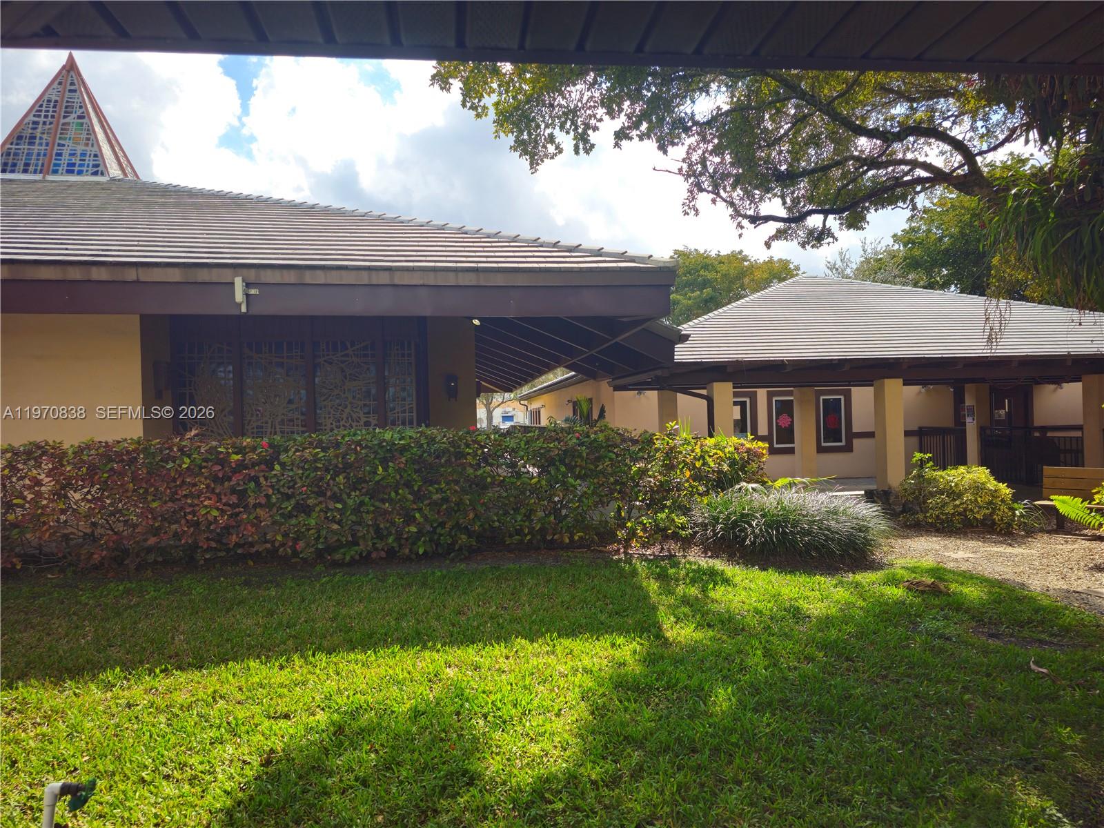 6701 S Miami Lakeway S