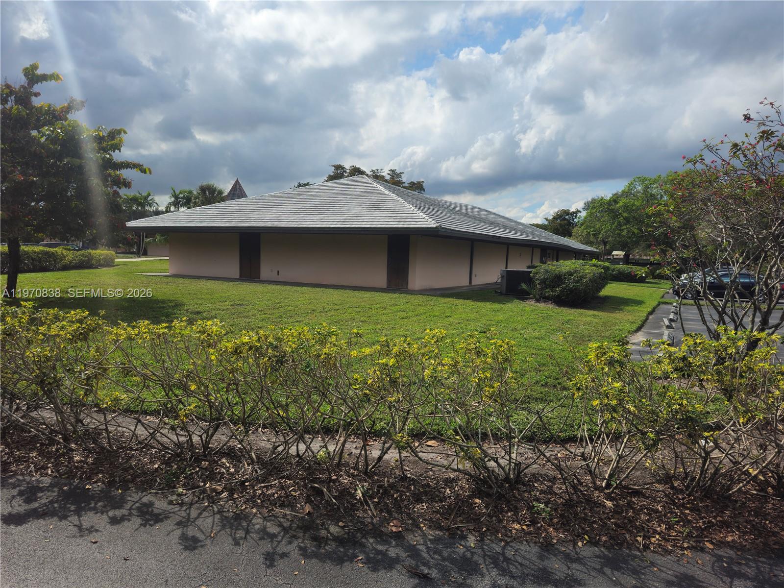 6701 S Miami Lakeway S