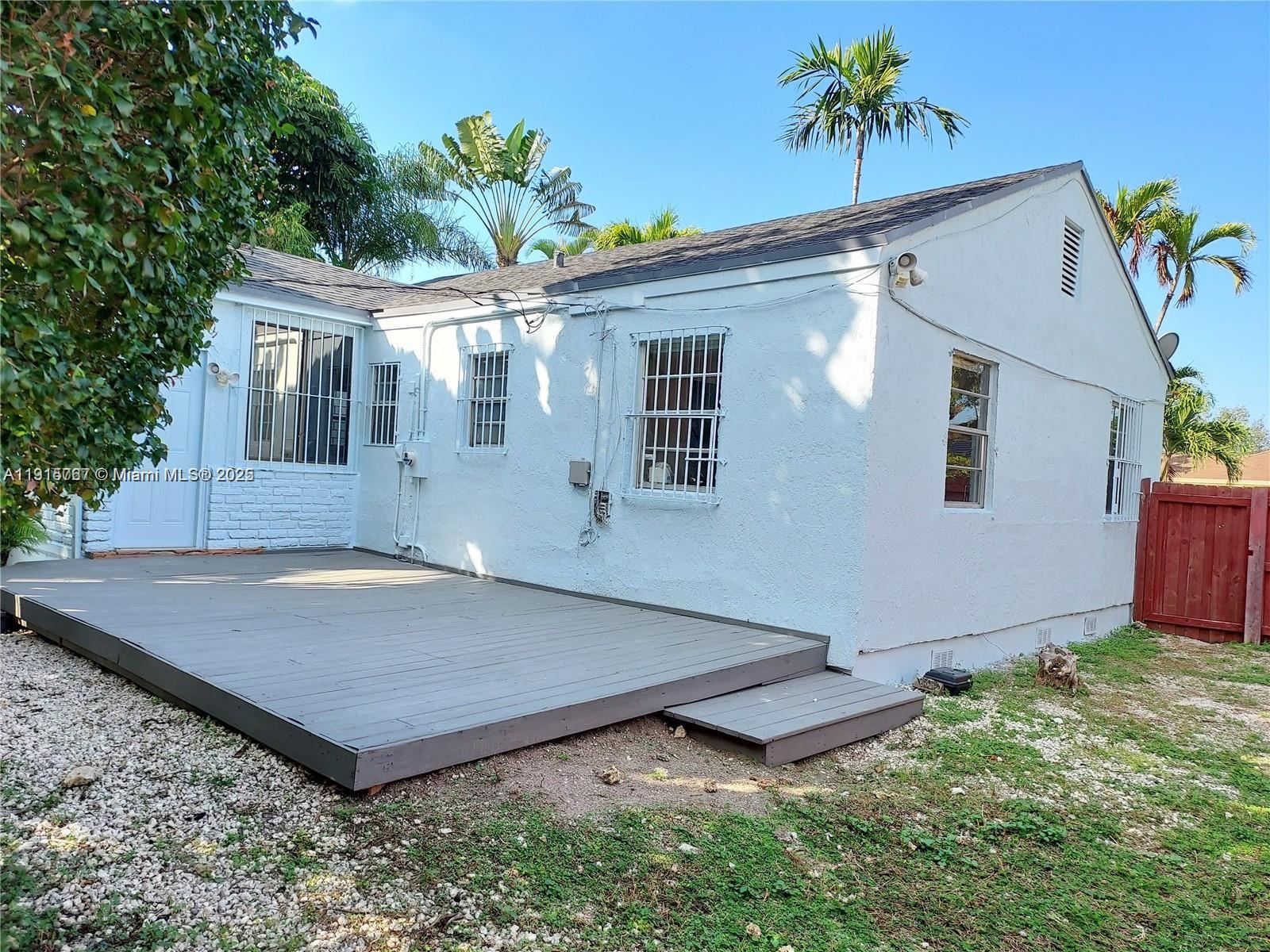 UNIVERSITY MNR - Residential Lease