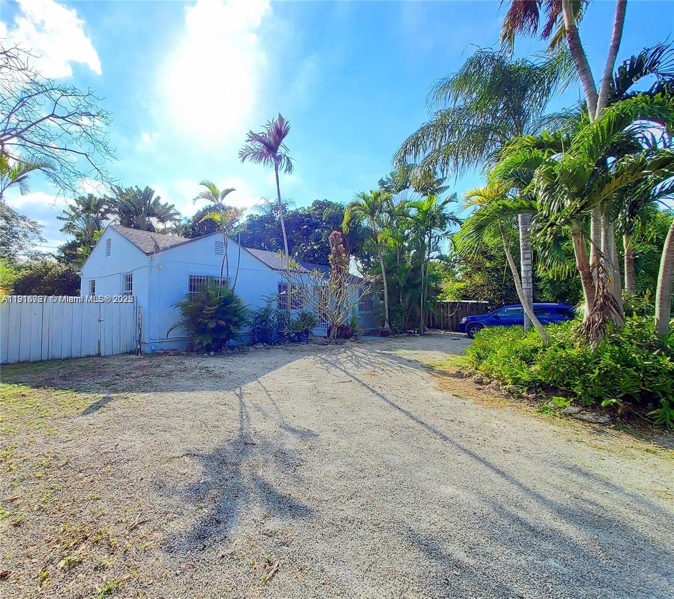 UNIVERSITY MNR - Residential Lease