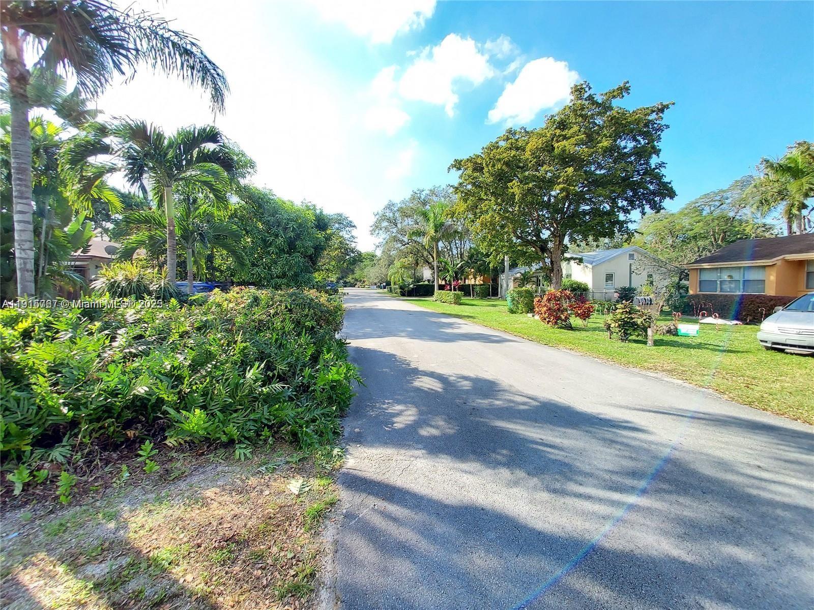 UNIVERSITY MNR - Residential Lease