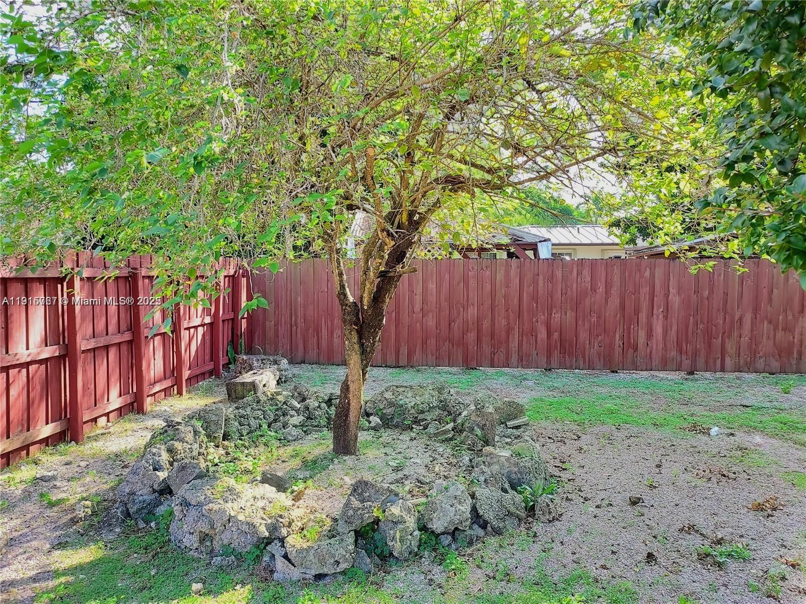 UNIVERSITY MNR - Residential Lease