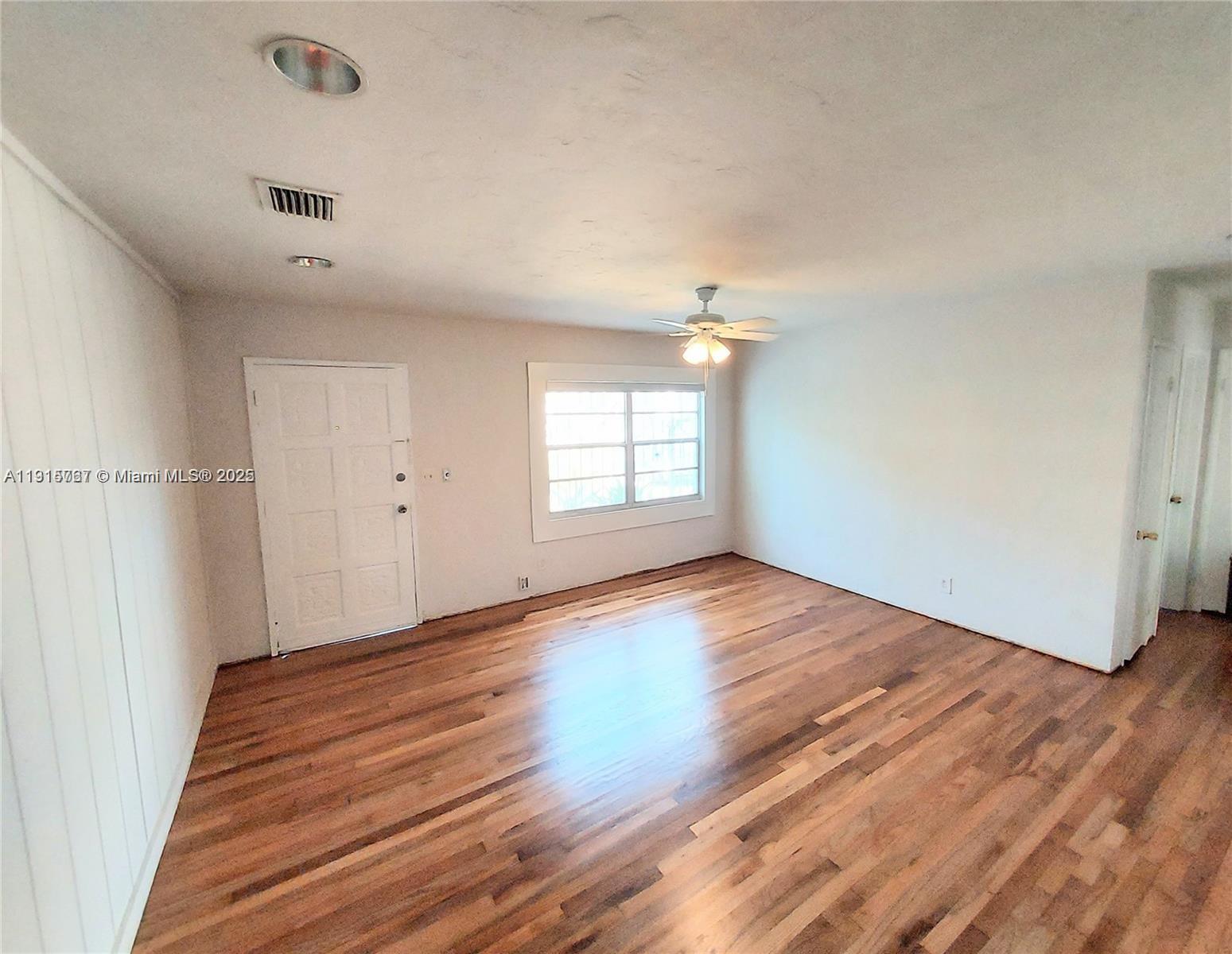 UNIVERSITY MNR - Residential Lease