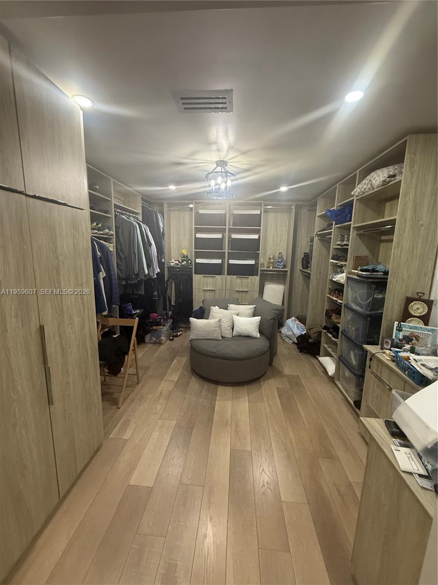 THE PINES - Residential