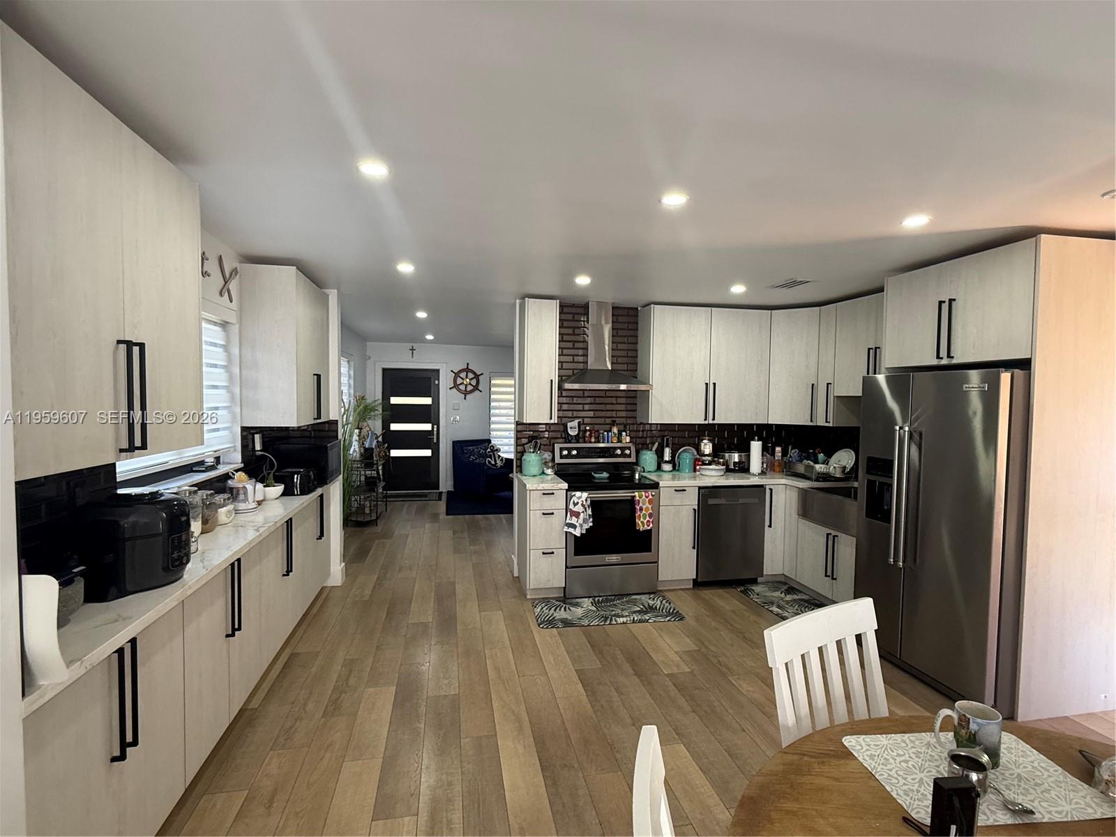 THE PINES - Residential