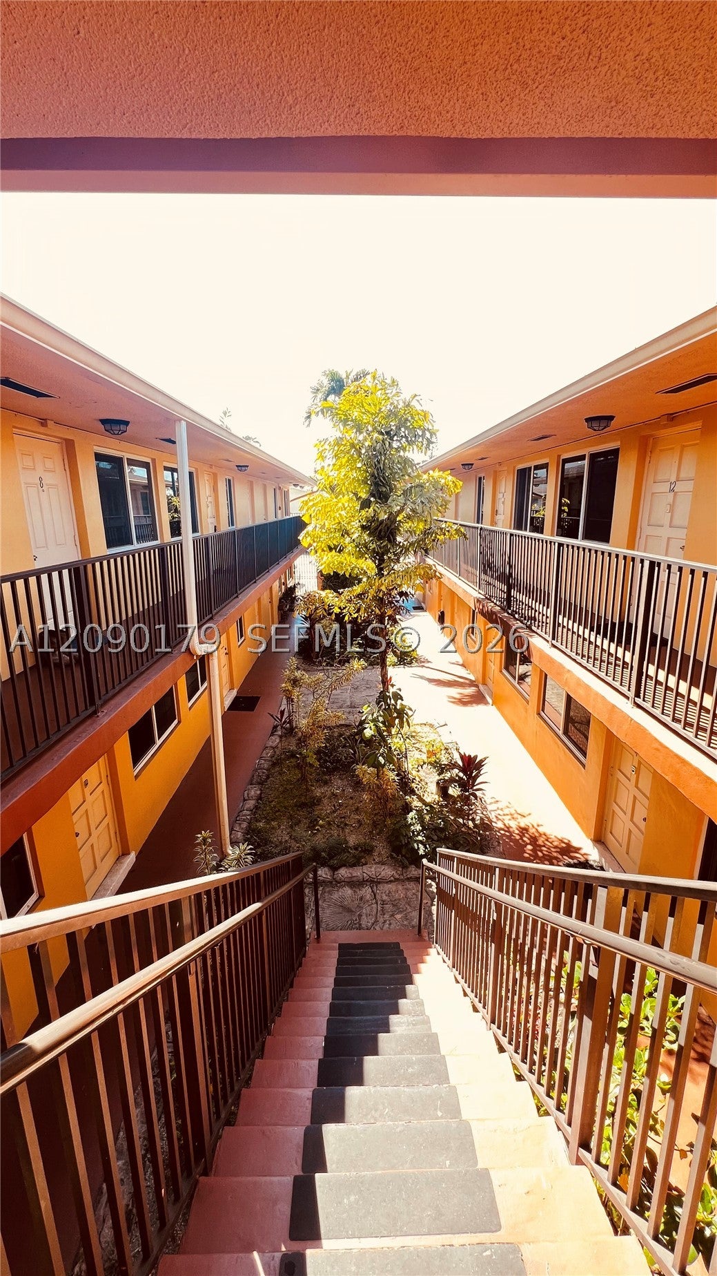 1733 Mayo St 11