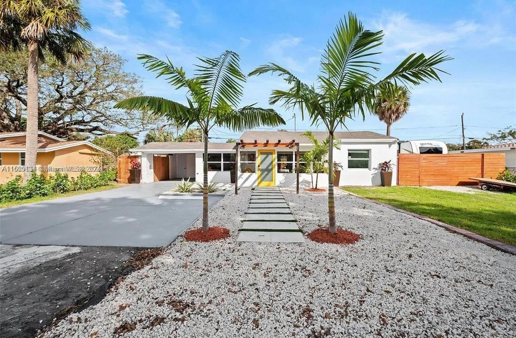 Photo of 1241 SW 29th St, Fort Lauderdale, FL 33315 (MLS # A11665134)