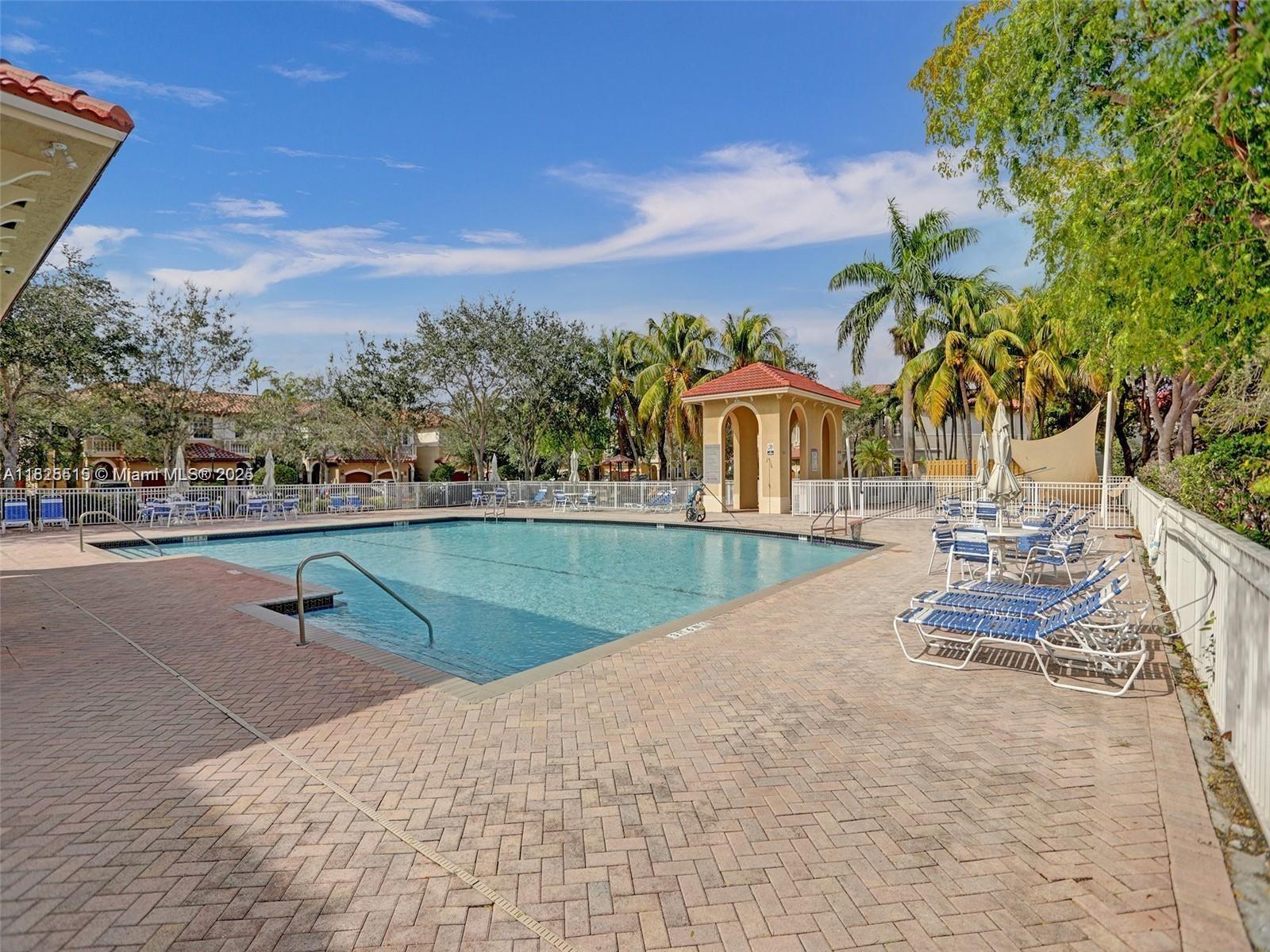 LAS TERRAZAS AT VIZCAYA C - Residential