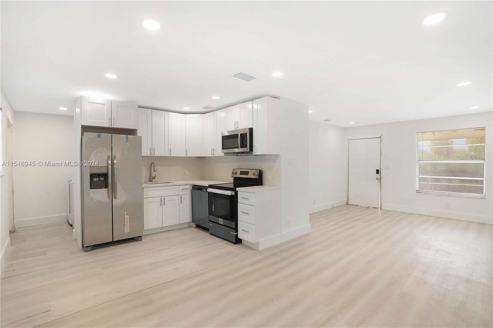 ARCH CREEK ESTS - Residential Lease