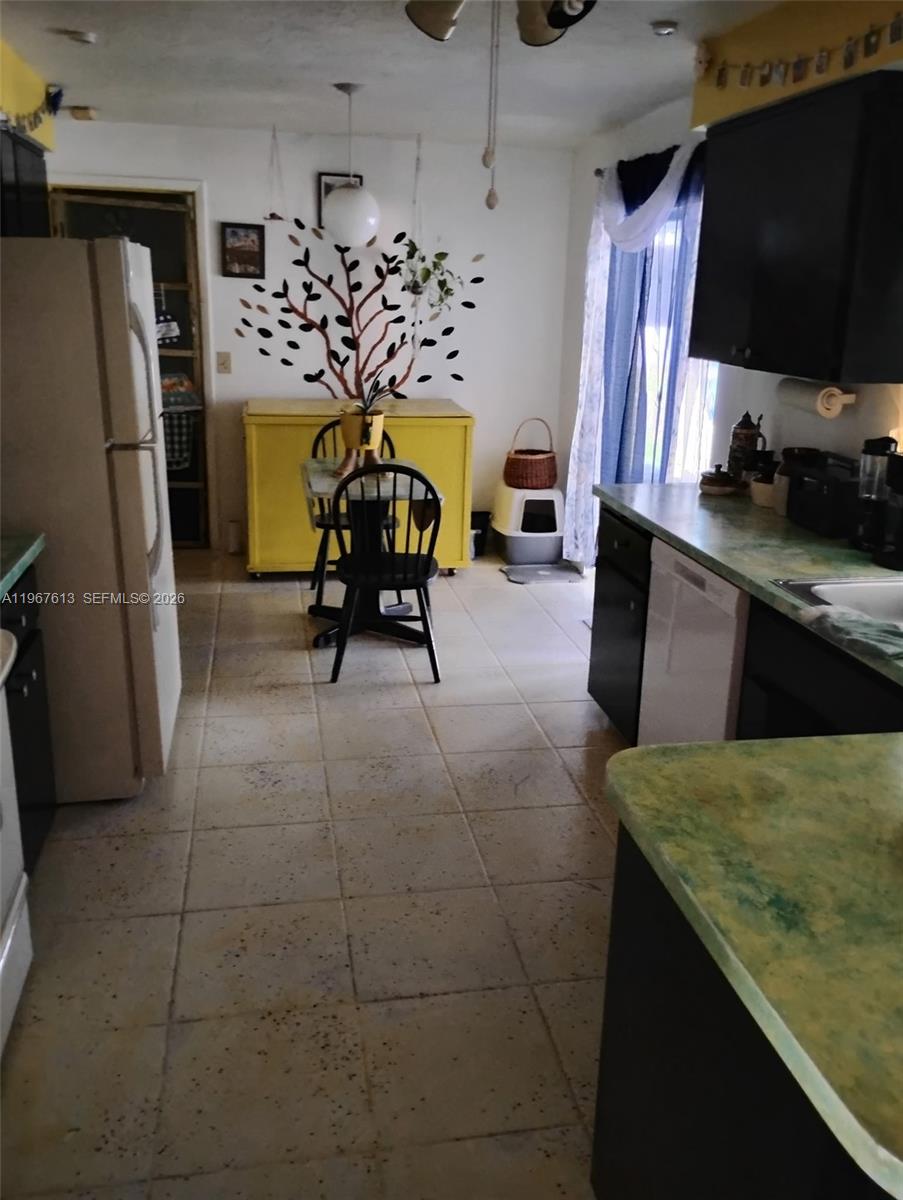 BEVERLY HILLS - Residential