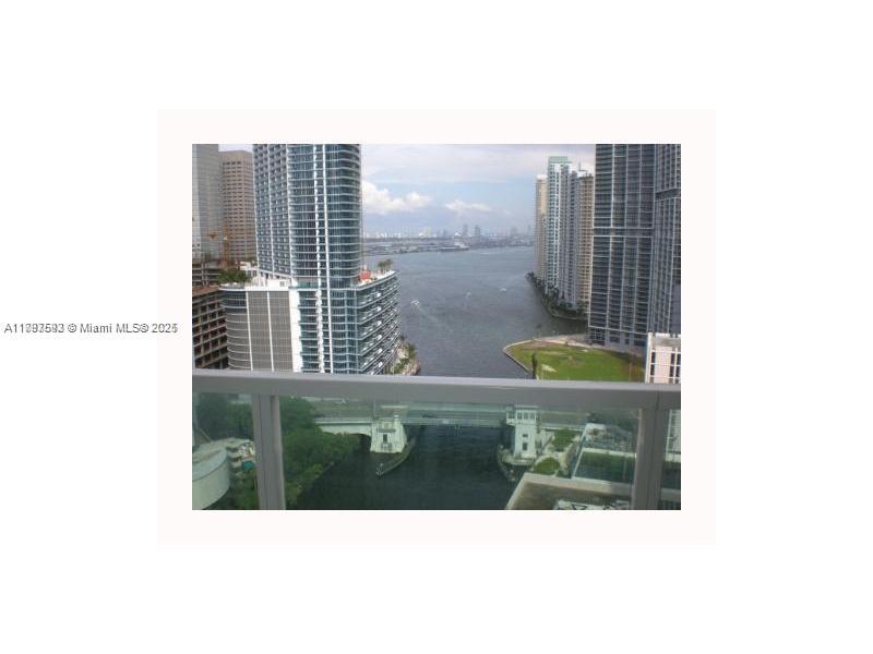 31 SE 5th St 1811