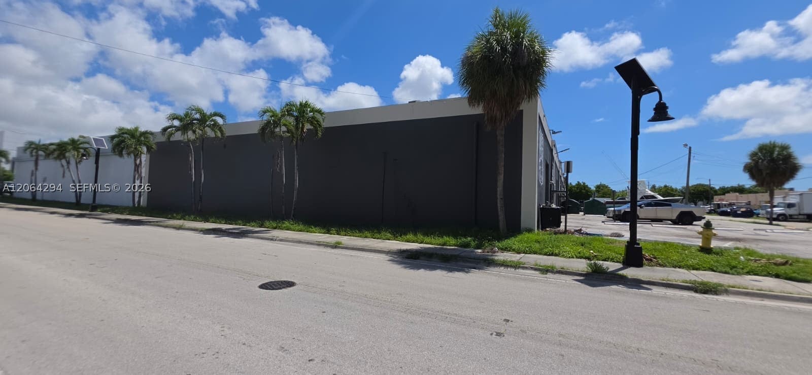 1063 NW 1st Ct