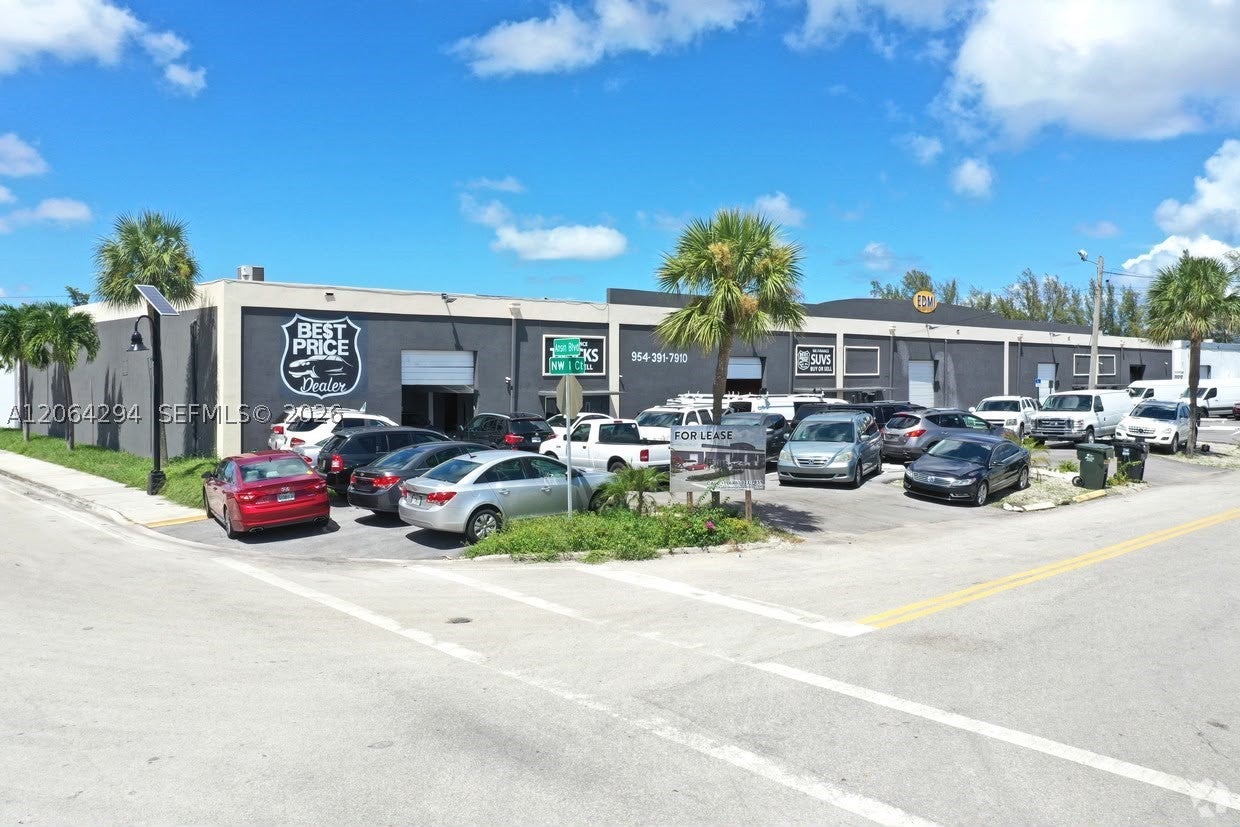 1063 NW 1st Ct