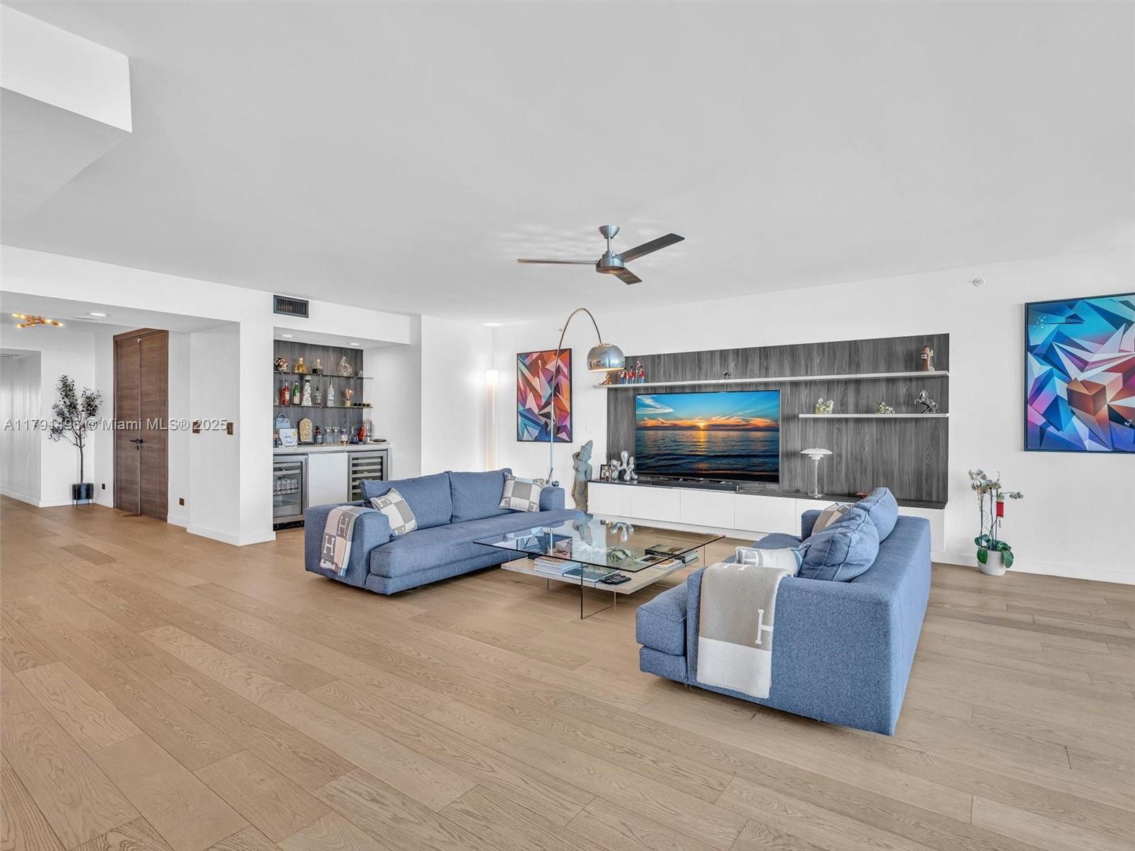 3201 NE 183rd St 2102