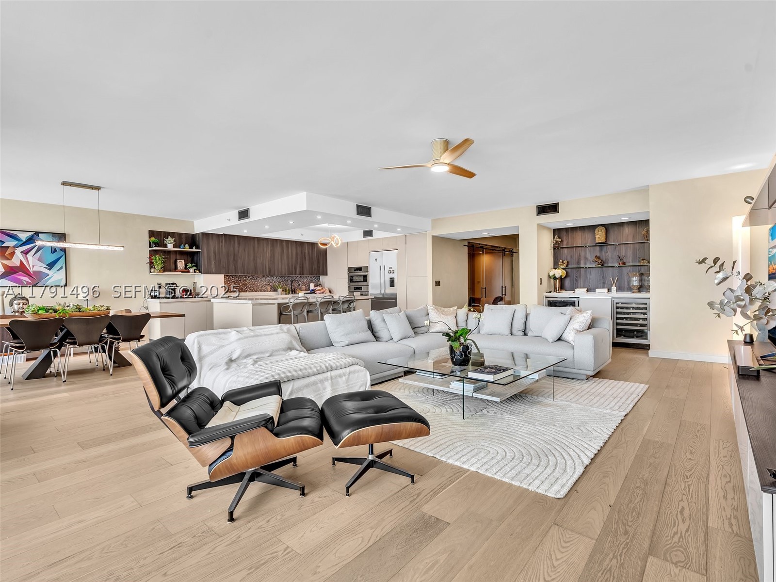 3201 NE 183rd St 2102