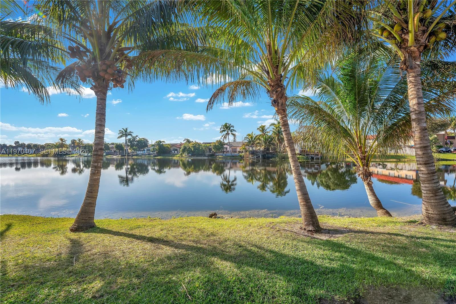 LAGO DEL REY CONDO - Residential