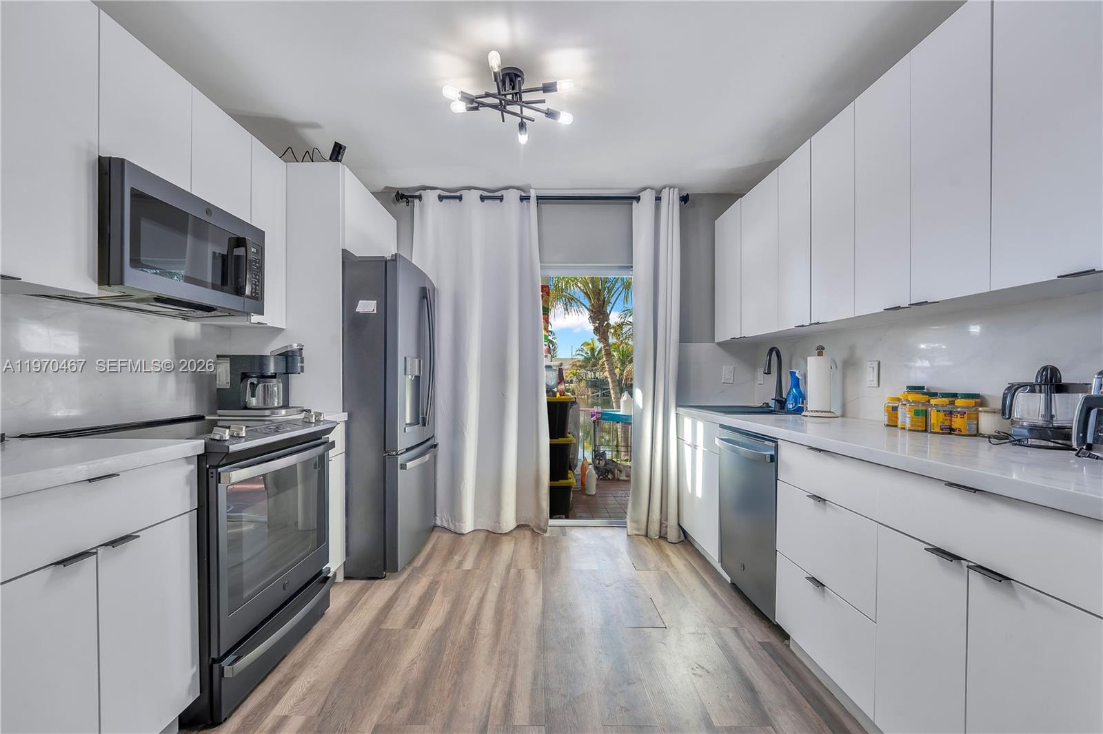 LAGO DEL REY CONDO - Residential