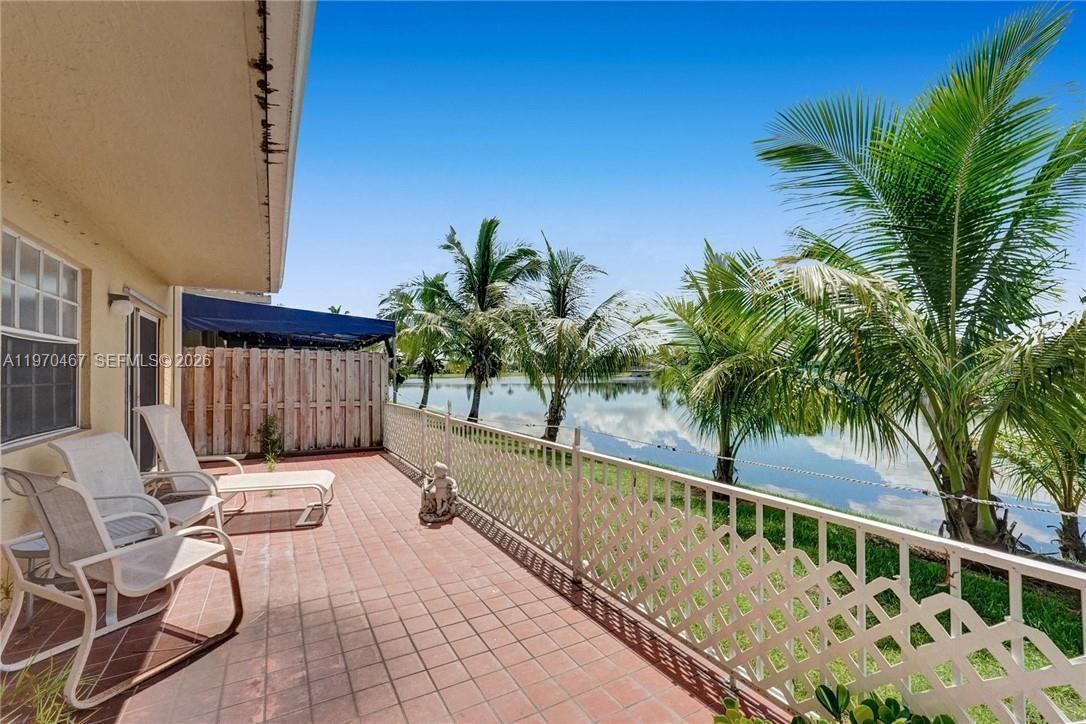 LAGO DEL REY CONDO - Residential