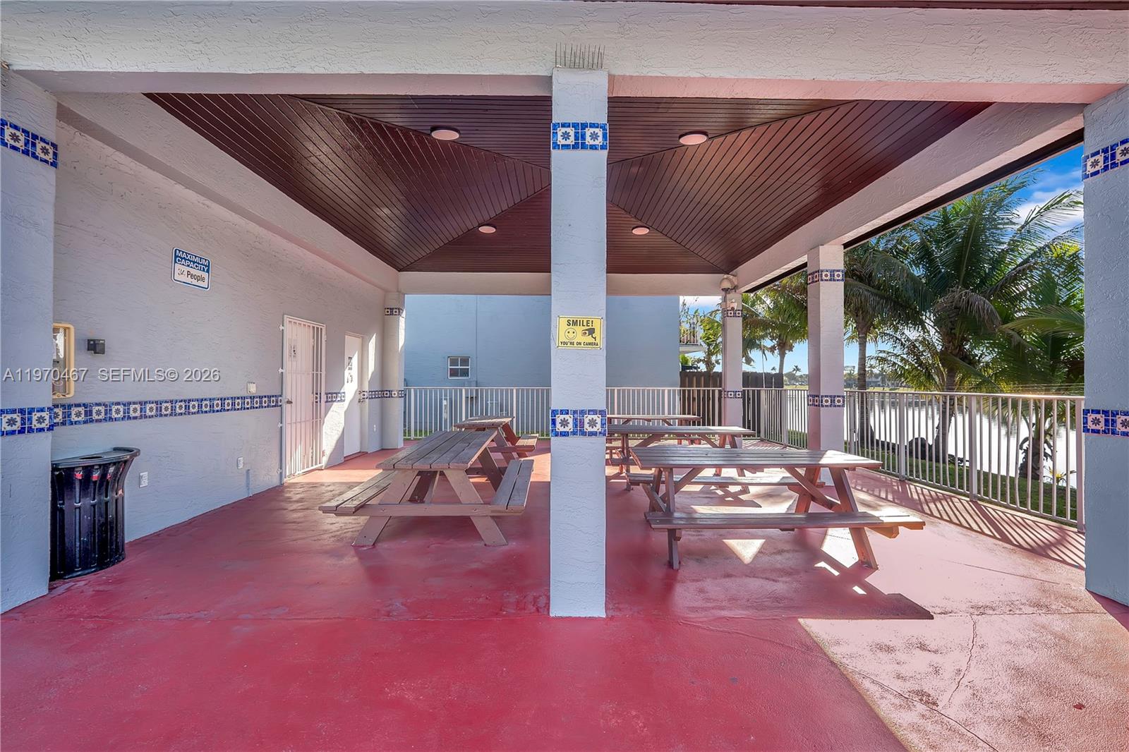 LAGO DEL REY CONDO - Residential