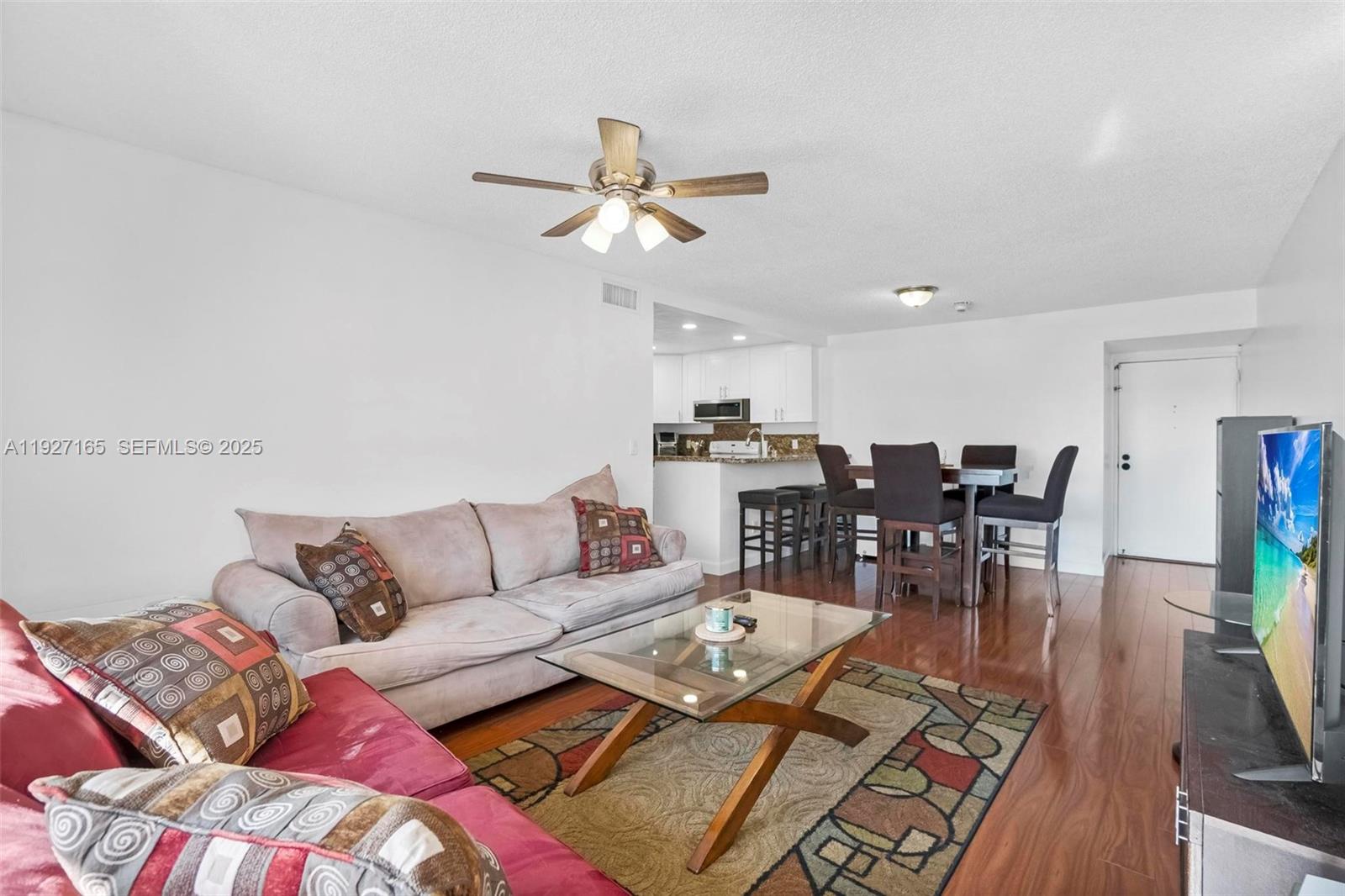 LA CANADIENNE CONDO - Residential Lease