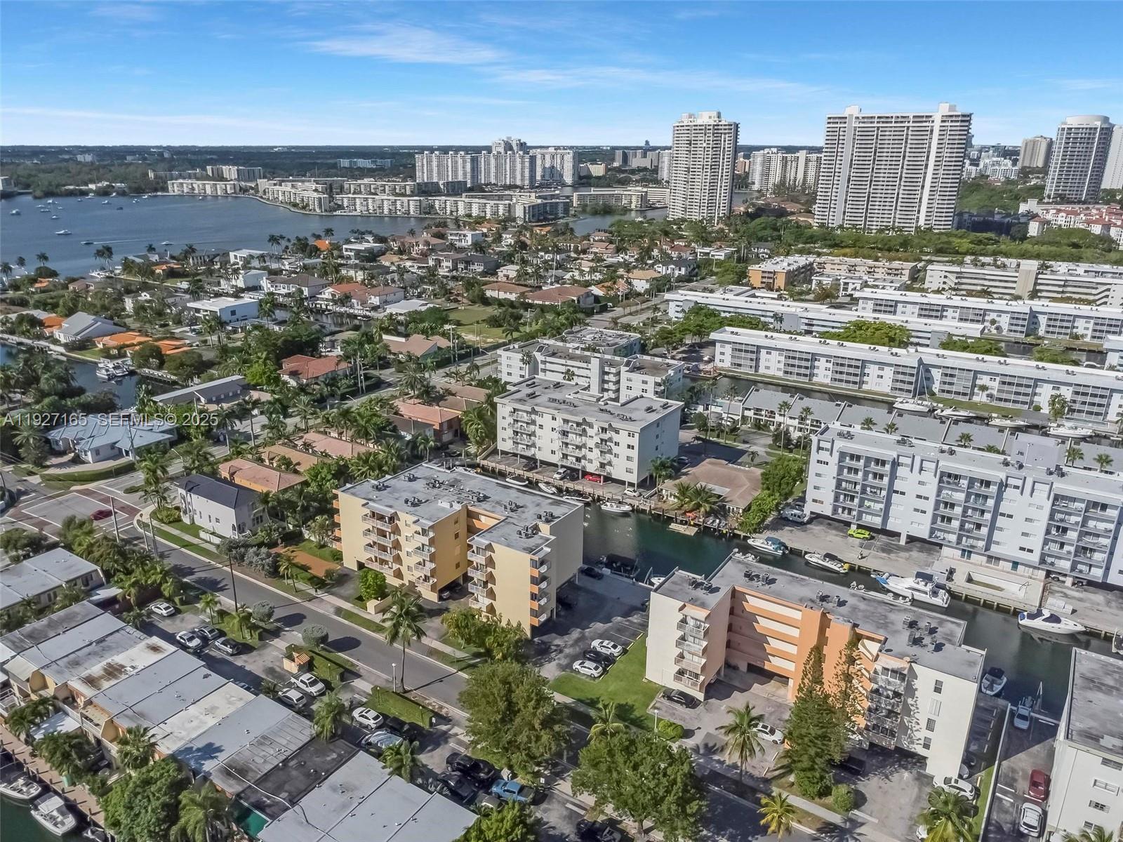 LA CANADIENNE CONDO - Residential Lease