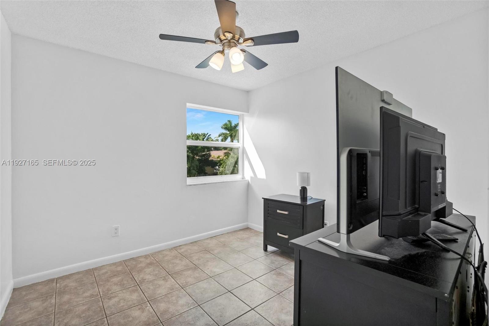 LA CANADIENNE CONDO - Residential Lease