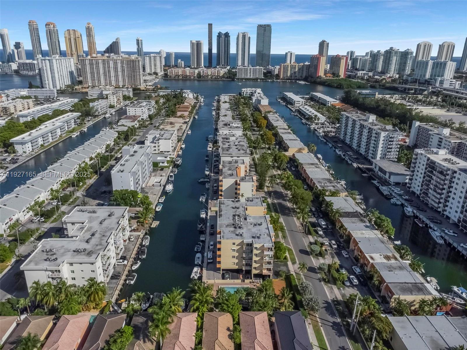 LA CANADIENNE CONDO - Residential Lease