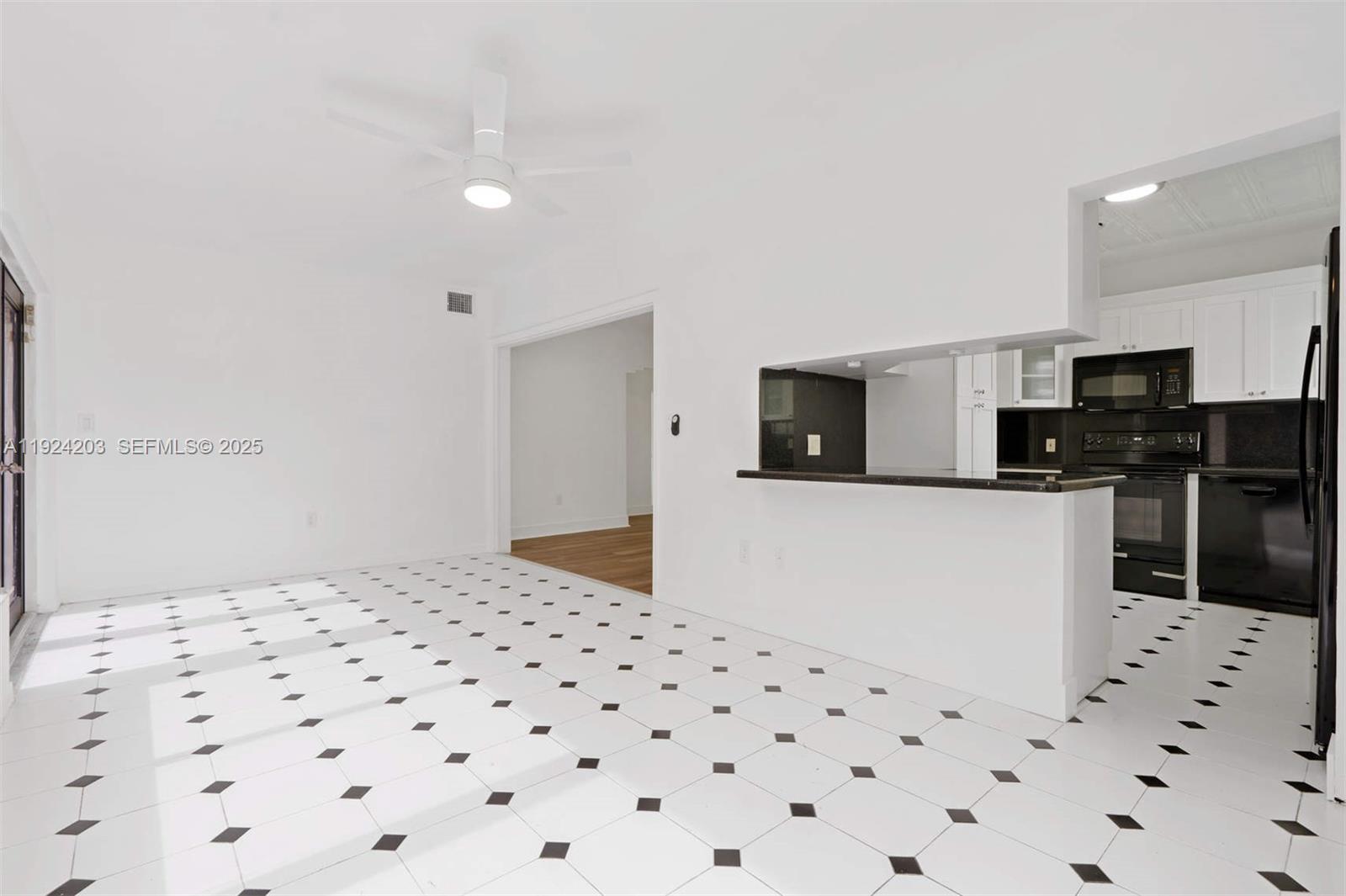 SECOND AMD PLAT OF NORMAN - Residential Lease