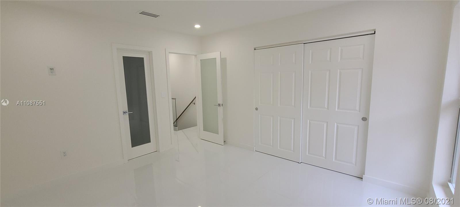 FOUNTAIN BLUE TOWNHOUSES - Residential