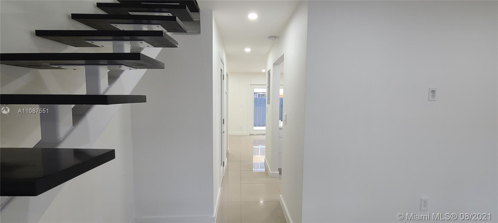 FOUNTAIN BLUE TOWNHOUSES - Residential