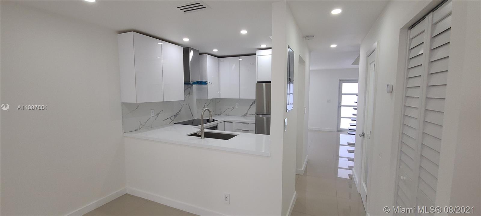 FOUNTAIN BLUE TOWNHOUSES - Residential