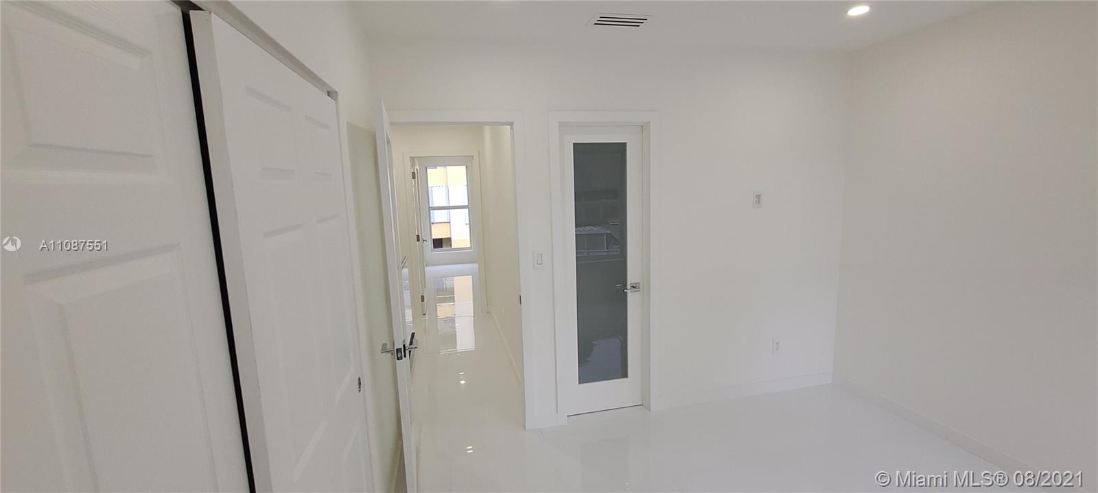 FOUNTAIN BLUE TOWNHOUSES - Residential