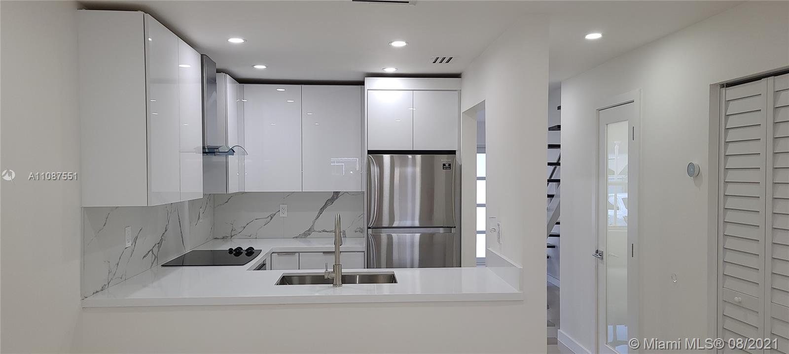 FOUNTAIN BLUE TOWNHOUSES - Residential