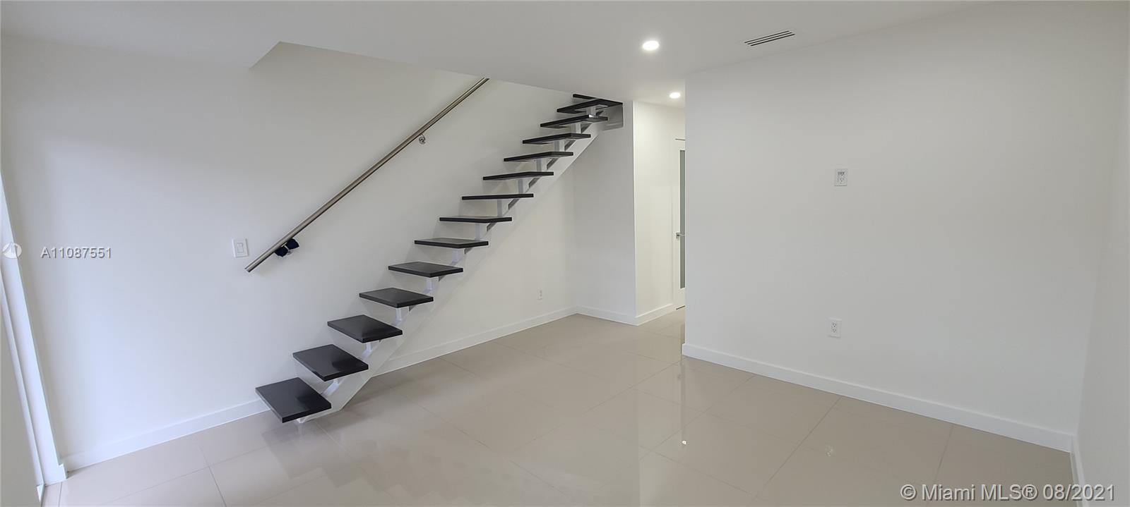 FOUNTAIN BLUE TOWNHOUSES - Residential