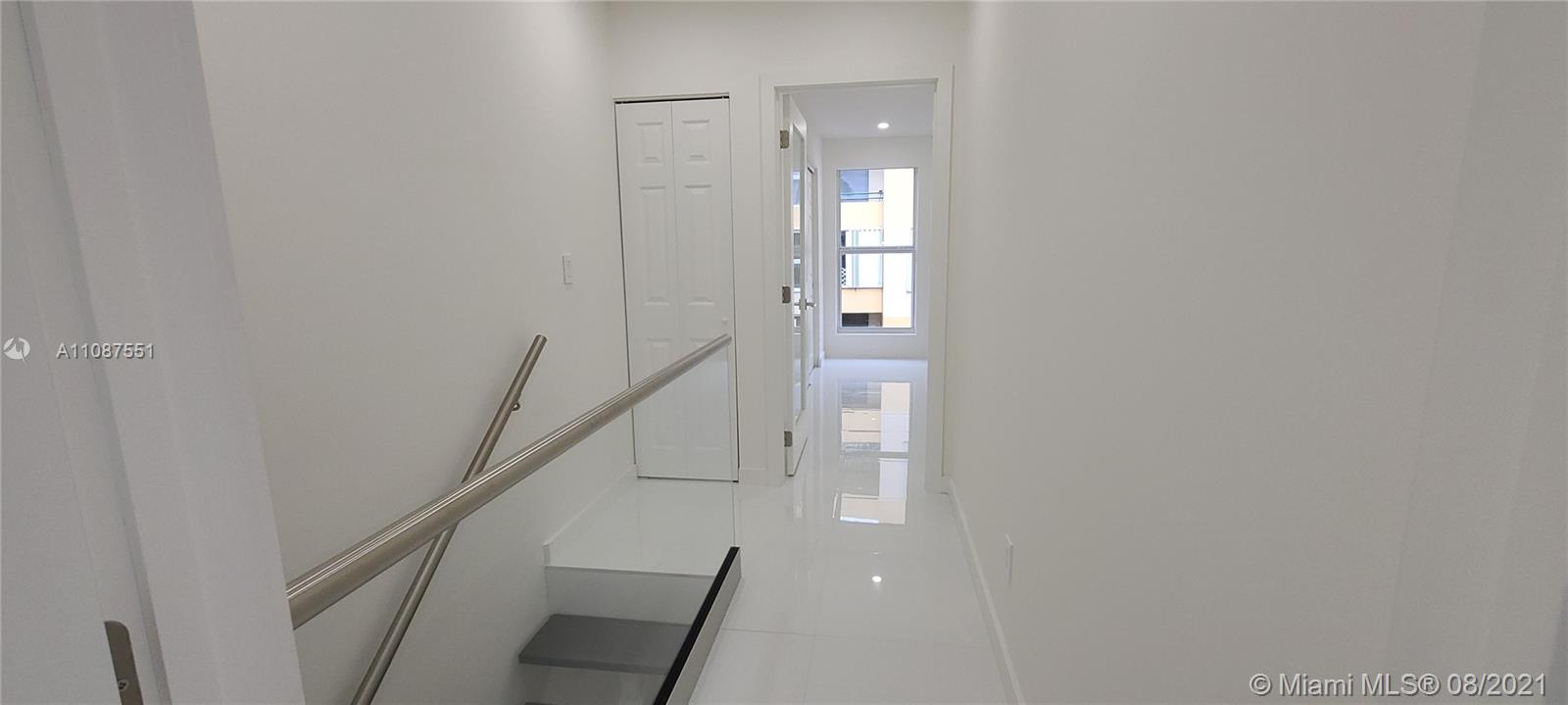 FOUNTAIN BLUE TOWNHOUSES - Residential