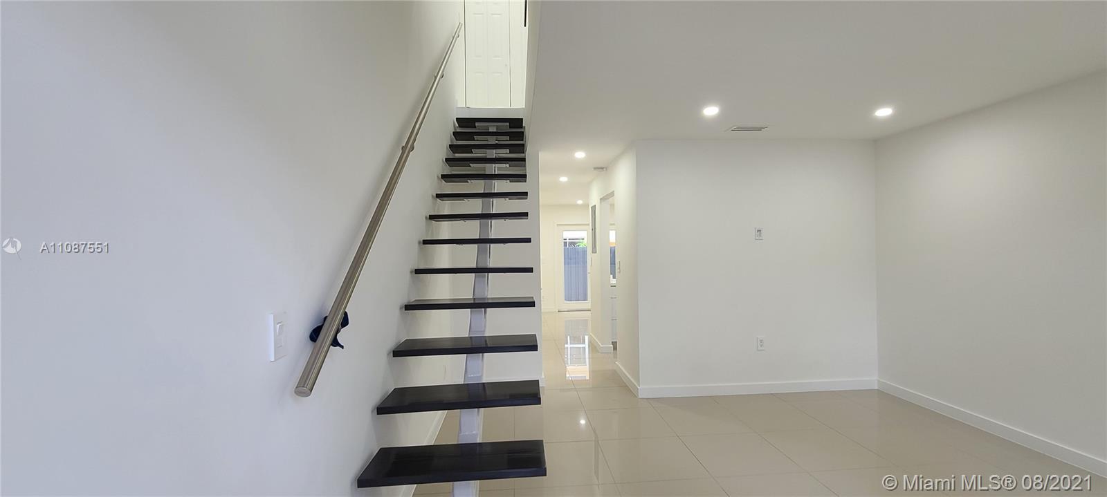 FOUNTAIN BLUE TOWNHOUSES - Residential