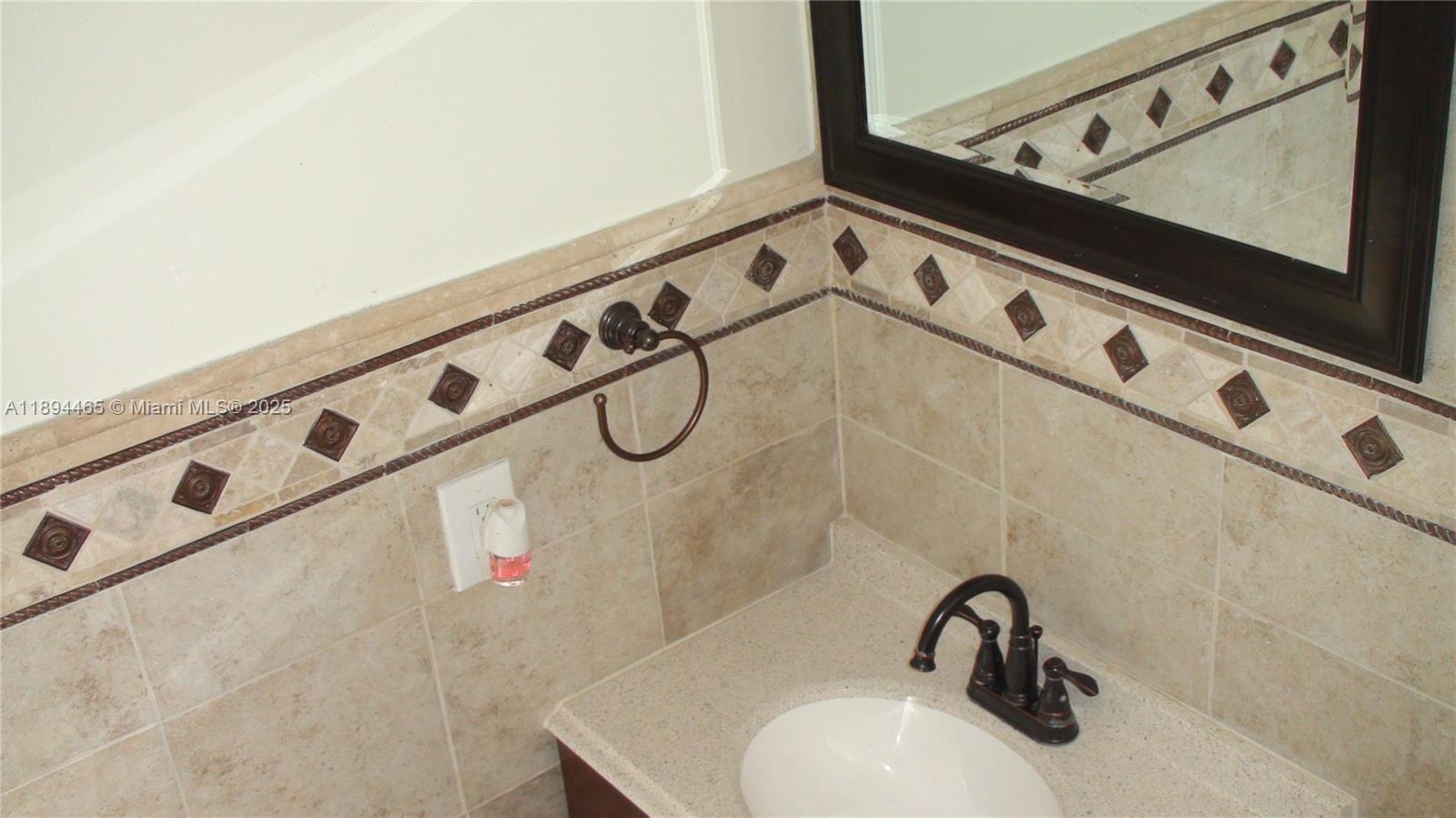 HAMPTON LAKES - Residential Lease