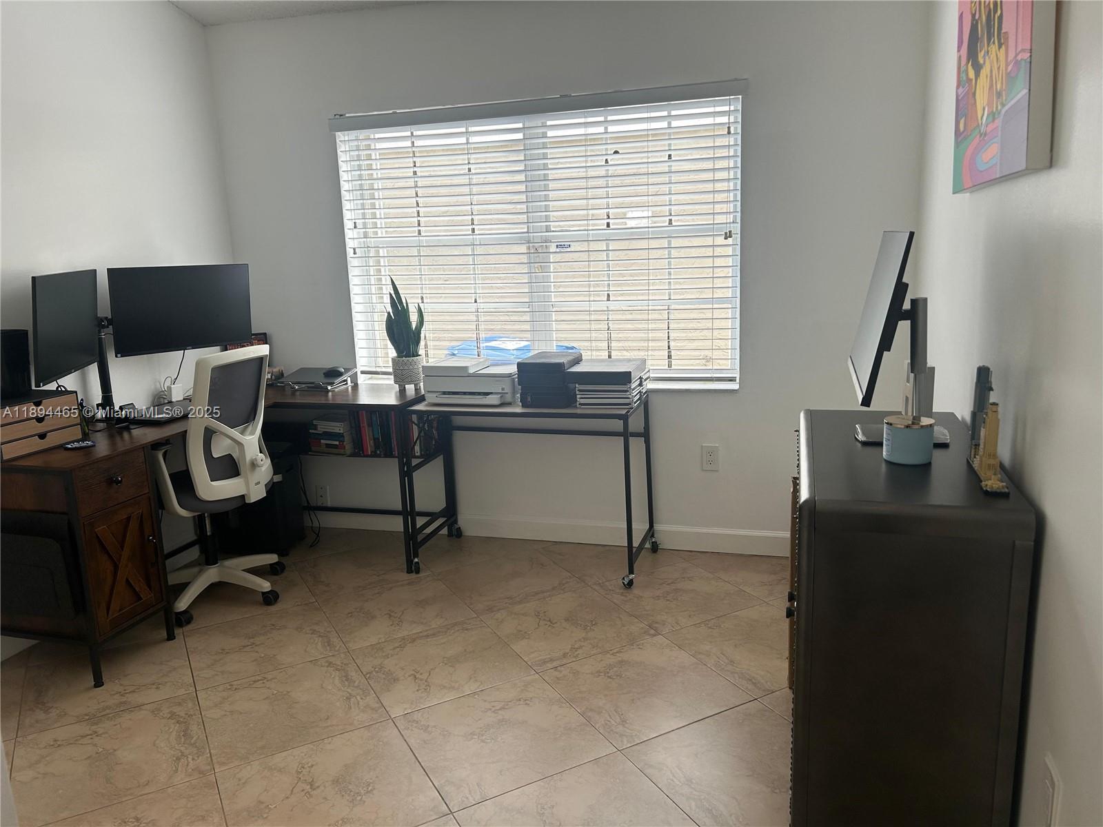 HAMPTON LAKES - Residential Lease