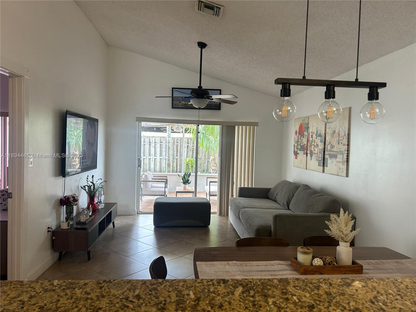 HAMPTON LAKES - Residential Lease
