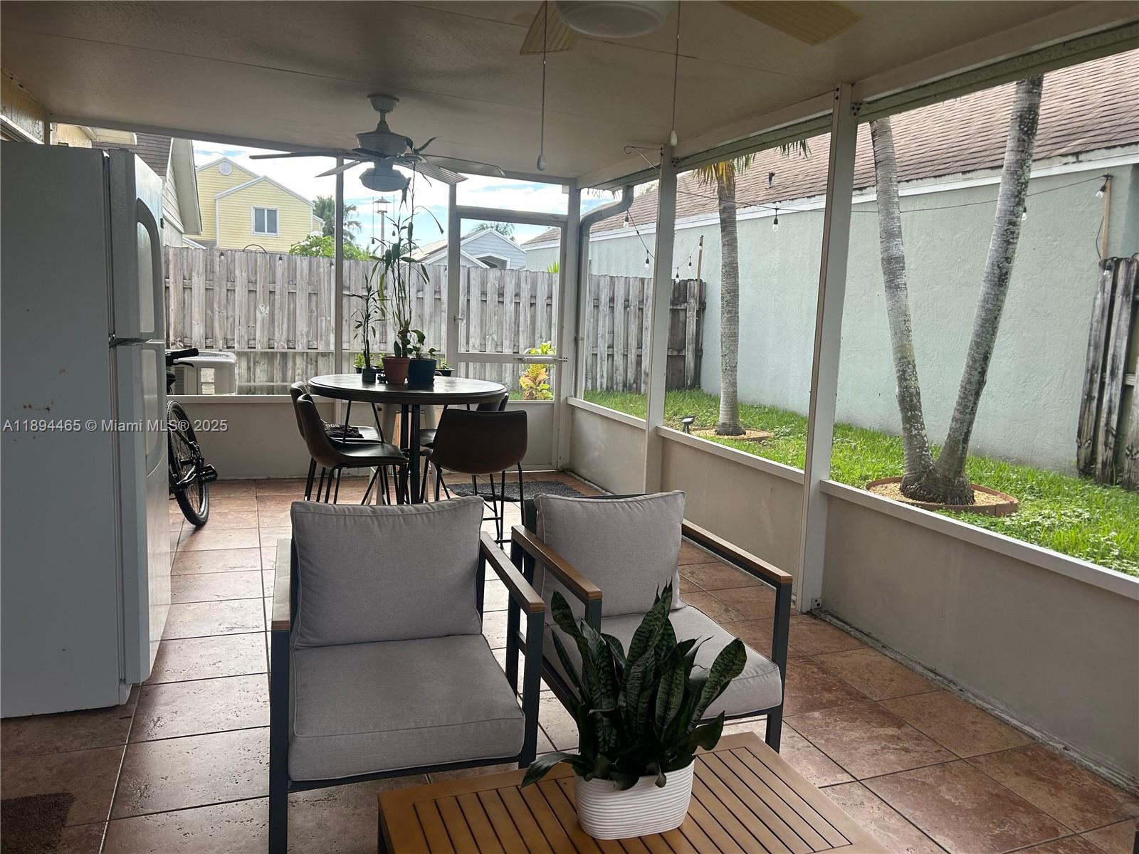 HAMPTON LAKES - Residential Lease