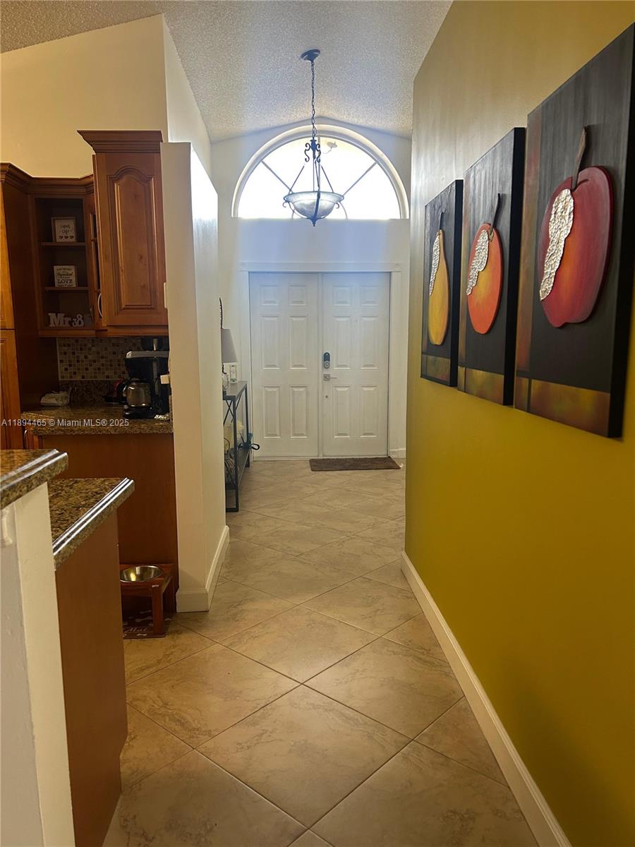 HAMPTON LAKES - Residential Lease