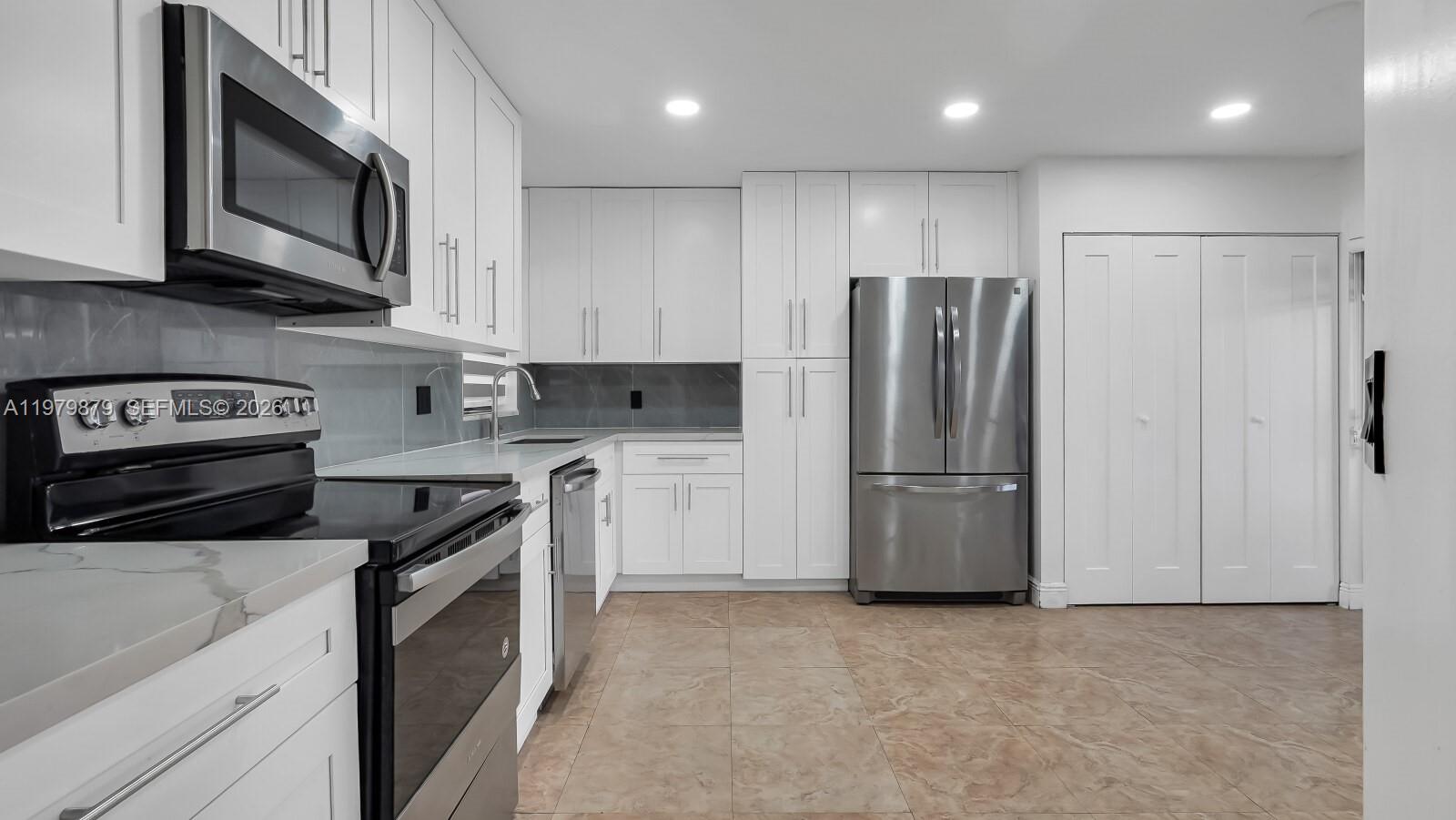 S & R OF INVERRARY - Residential