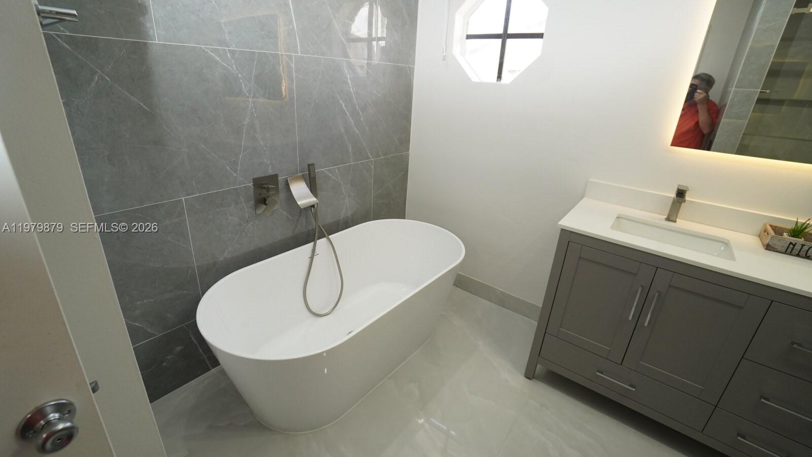 S & R OF INVERRARY - Residential