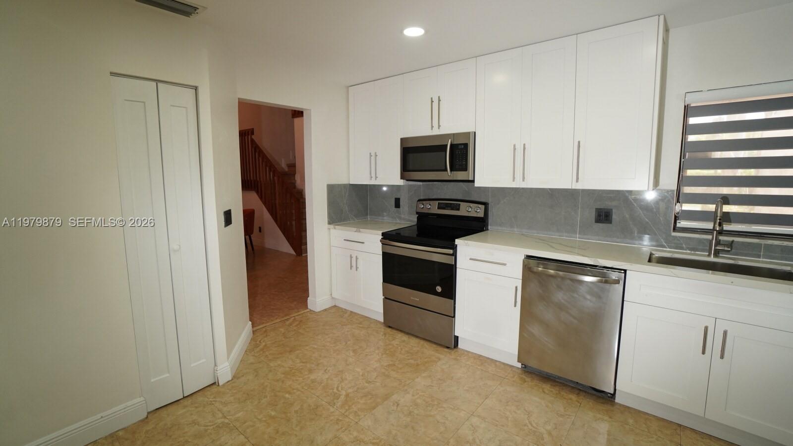 S & R OF INVERRARY - Residential