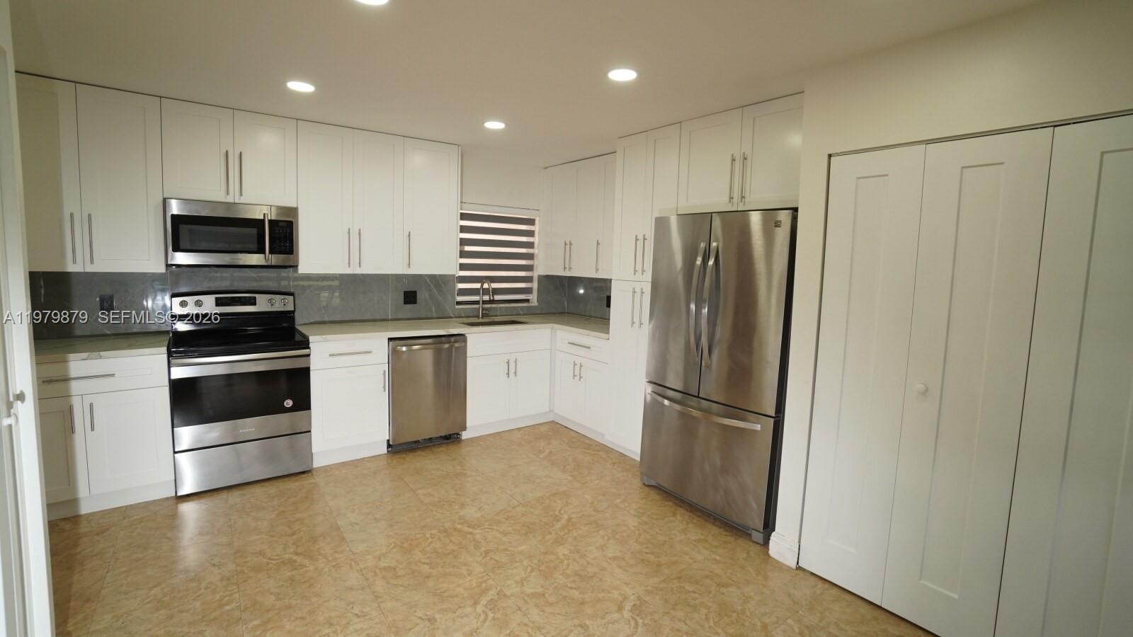 S & R OF INVERRARY - Residential