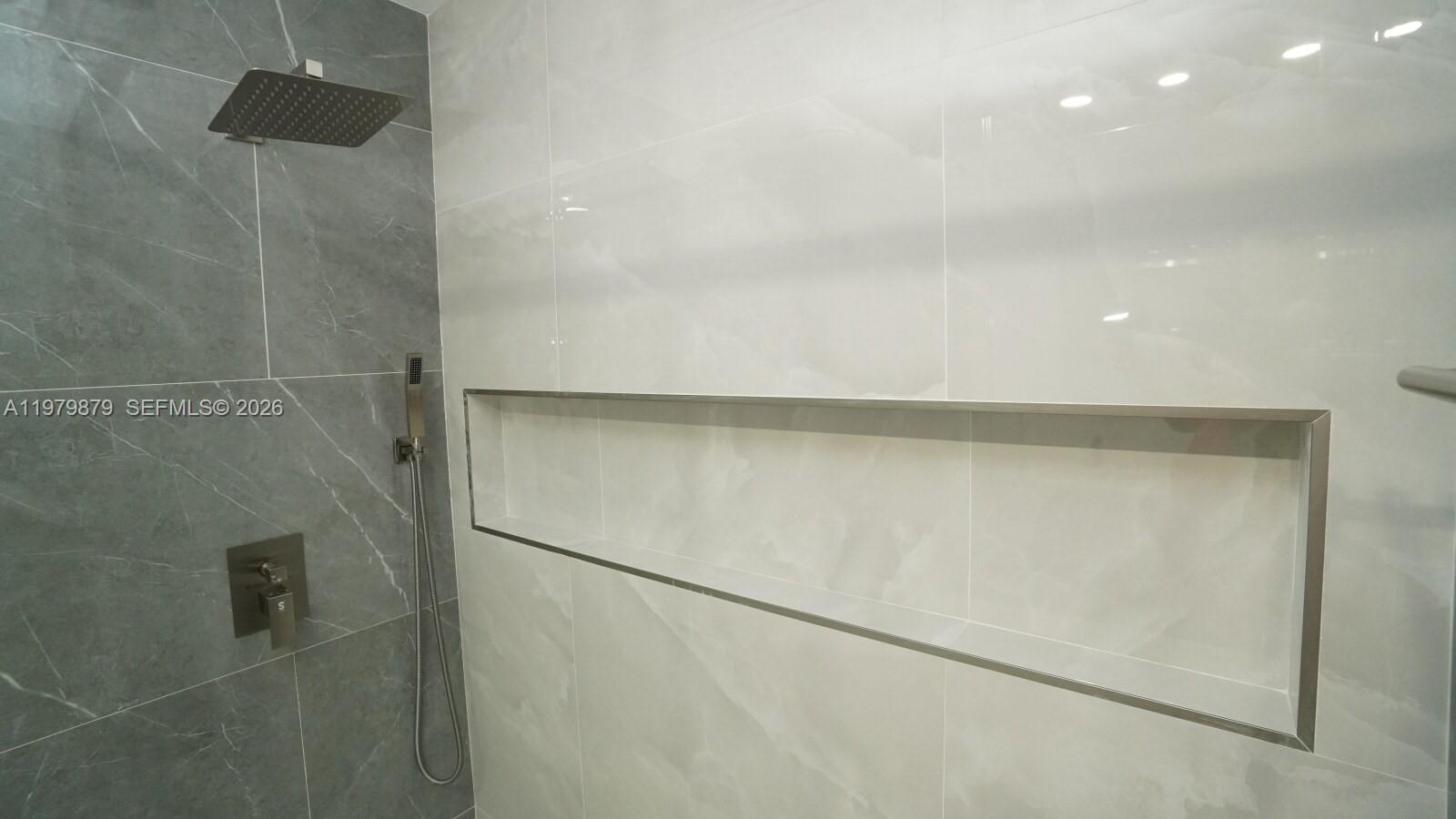 S & R OF INVERRARY - Residential