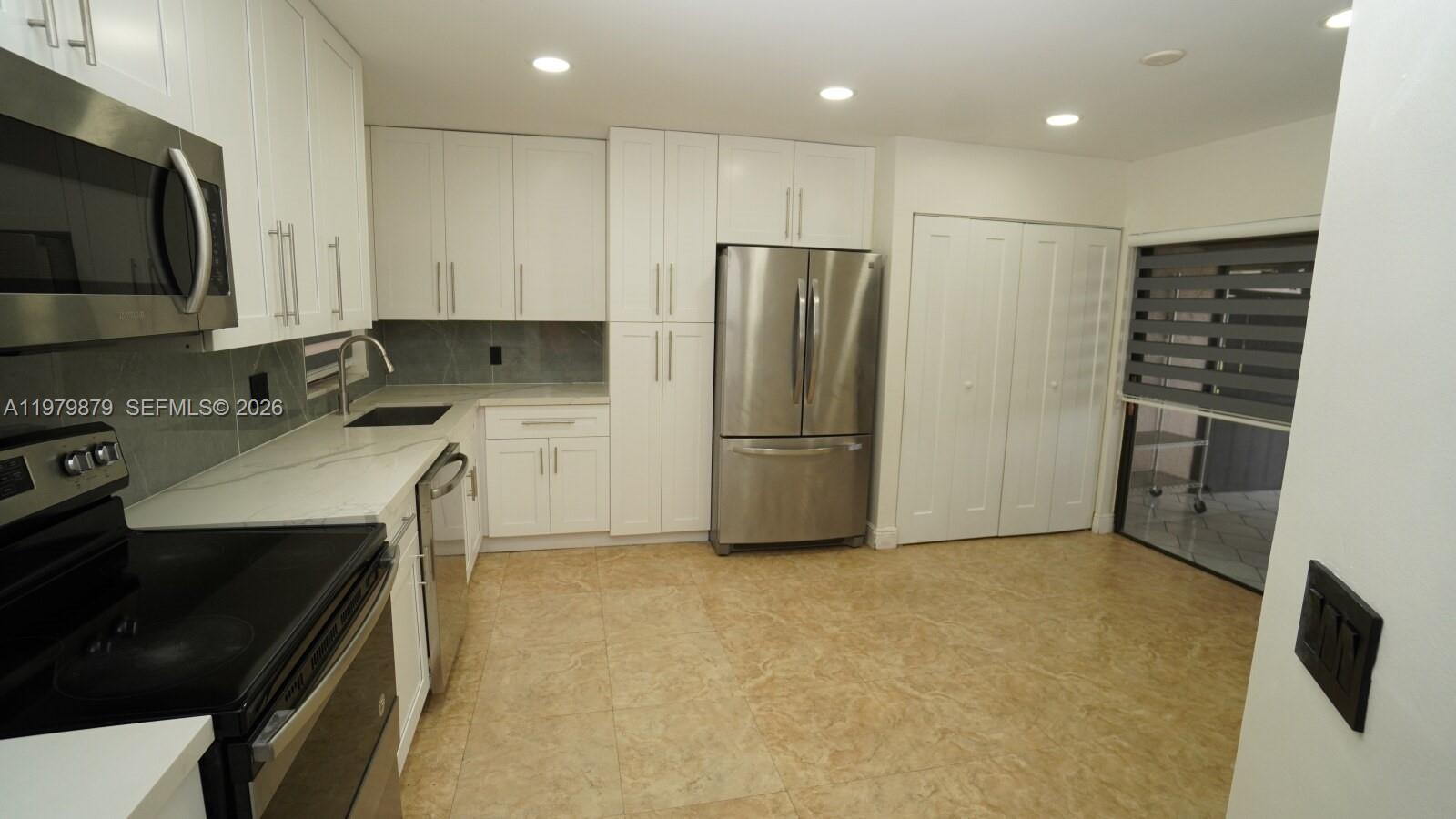 S & R OF INVERRARY - Residential