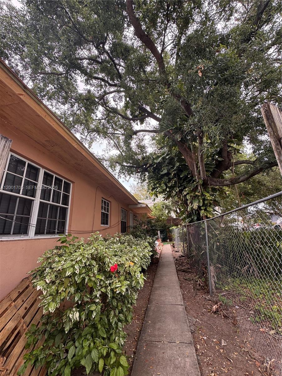 LITTLE RIVER GARDENS - Residential Lease