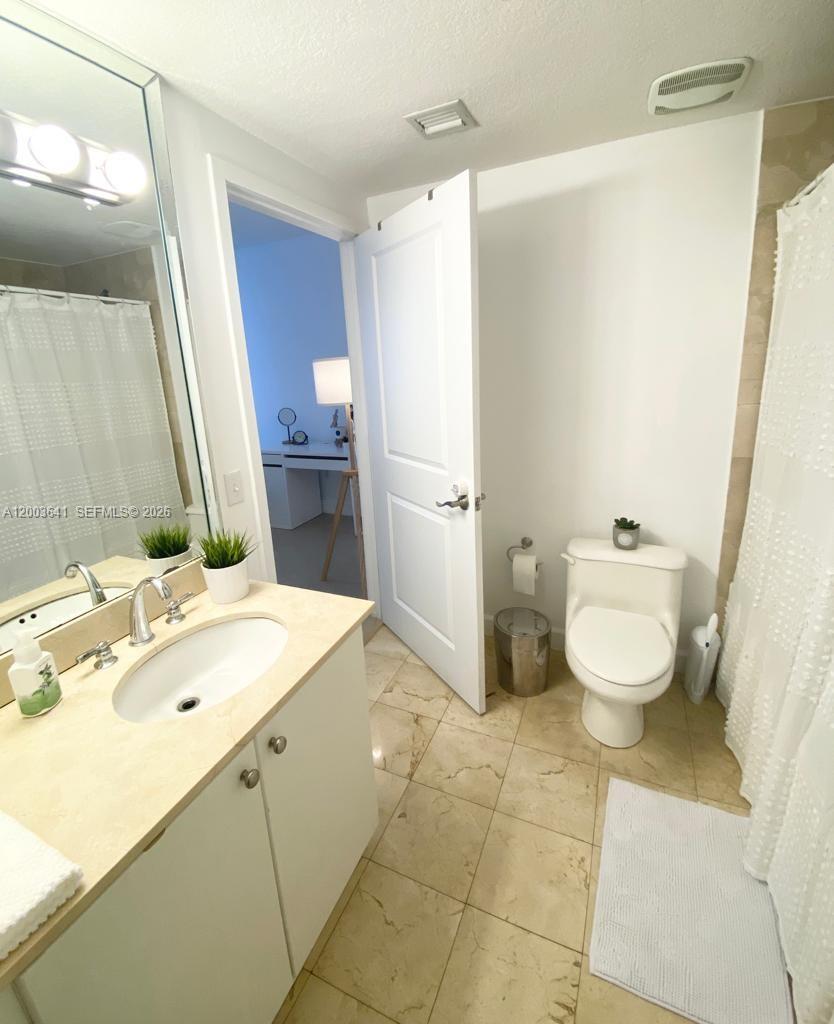 THE SAIL CONDO - Residential